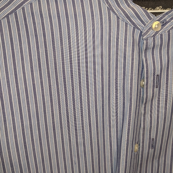Men's button down. - Picture 2 of 3